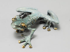 Frog A – Wall Mounted